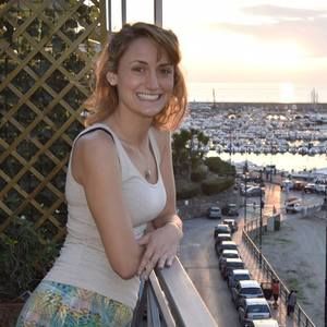 Meet your Posher, Lora